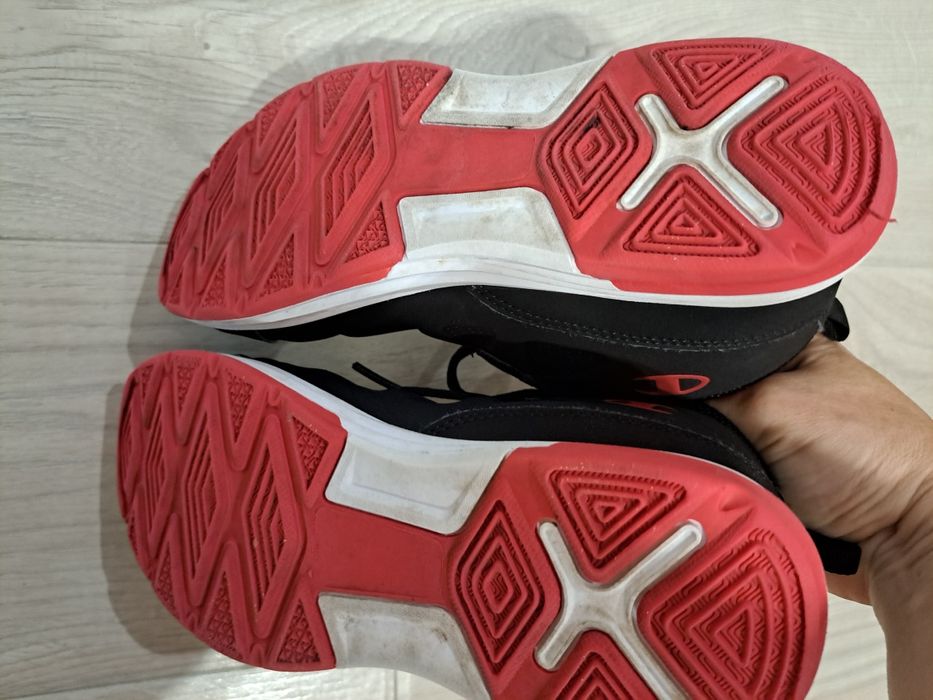 Нови маратонки Champion