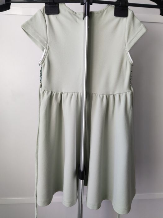 Детское платье цвет фисташка ментол