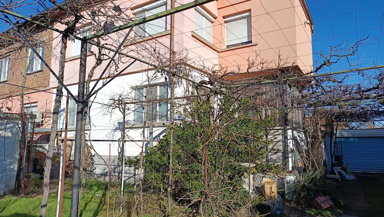 Продава се Етаж от къща в Казанлък - 91 кв.м за 988 €/кв.м - Снимка #3