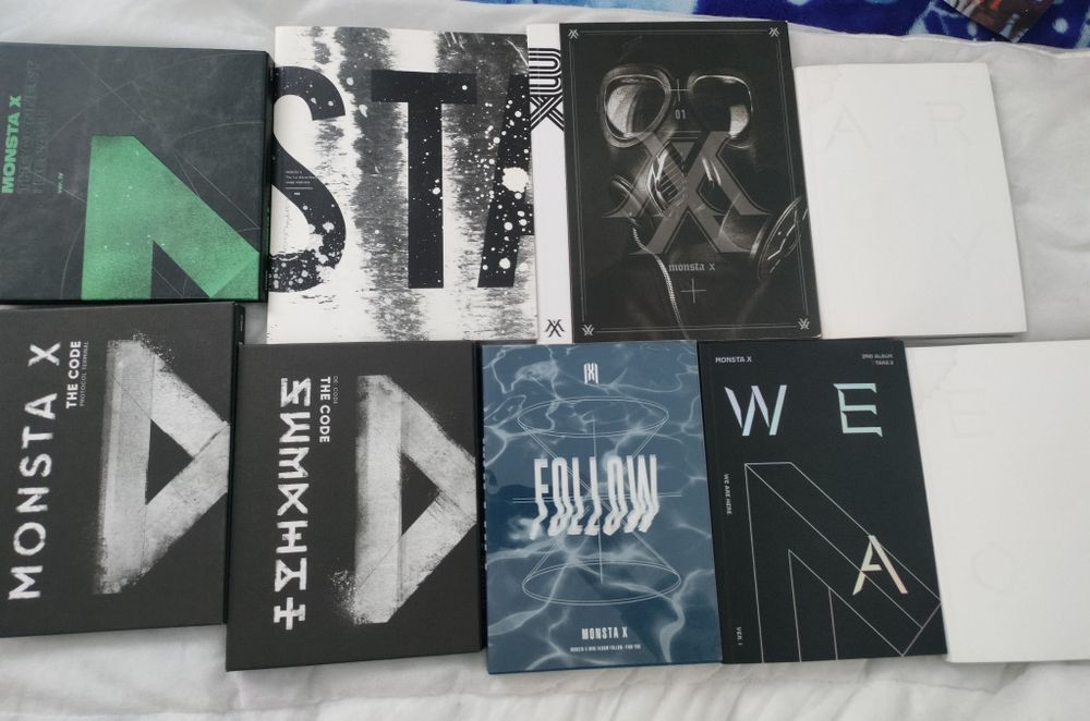 Vând Albume Kpop GOT7, Pentagon, Monsta X, Loona Collection,Girl's Day