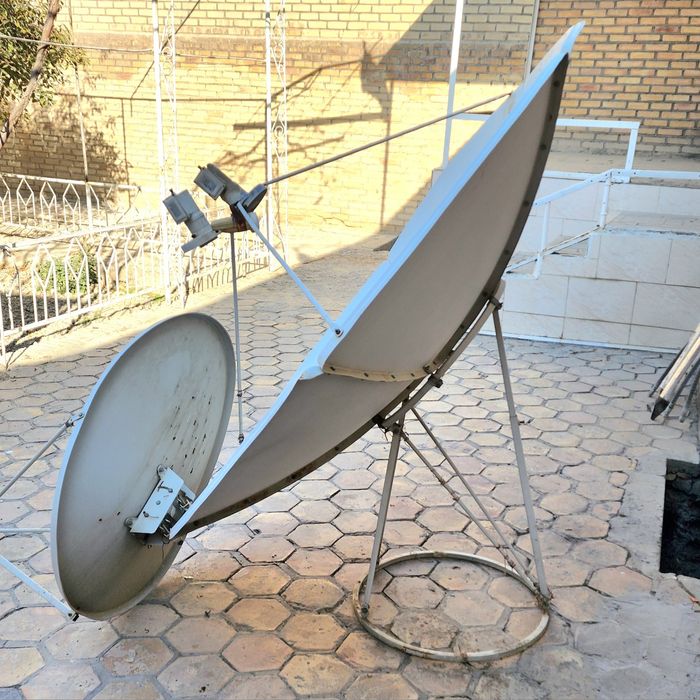 Параболическая антенна. Работает отлично. Дешево. Цена за всё