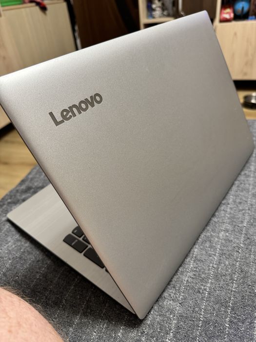 Laptop Lenovo Ideapad 81DC