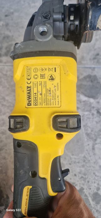 Dewalt, Milwaukee polizor pe acumulator
