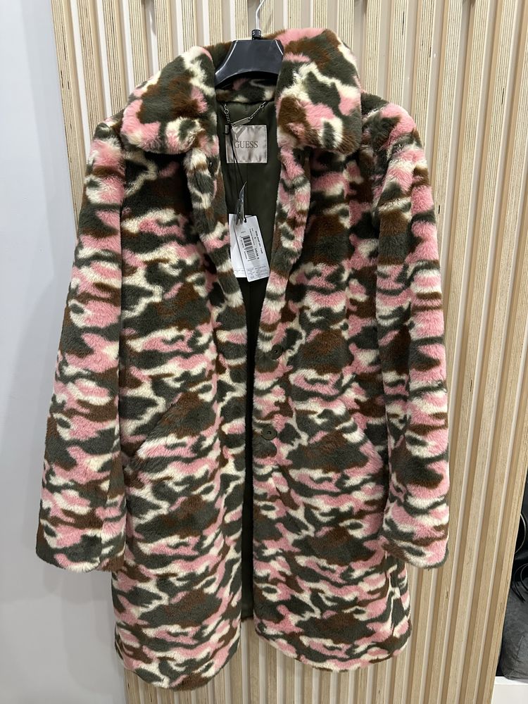 GUESS Дълго пухкаво палто, S