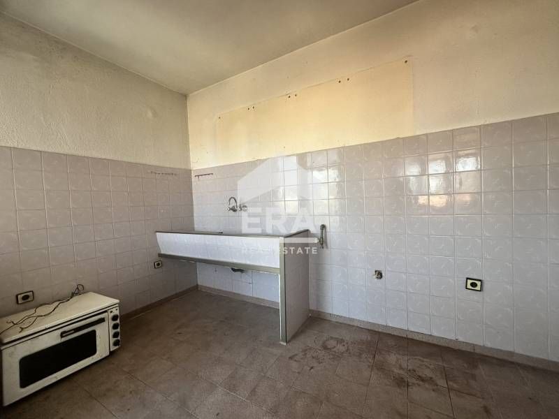 ЕКСКЛУЗИВНО от Ера Лайф!Етаж от къща с площ 185 кв.м. за продажба в гр