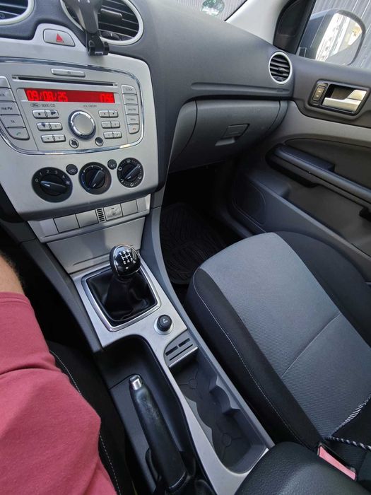 Ford Focus 1.6 benzina
