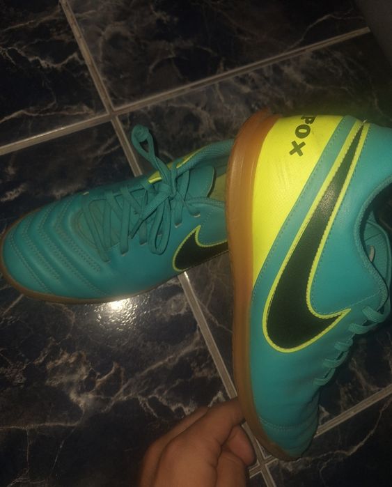 Adidași de fotbal Nike