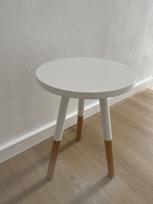 Vand Masuta de cafea alb si lemn natur / noptiera