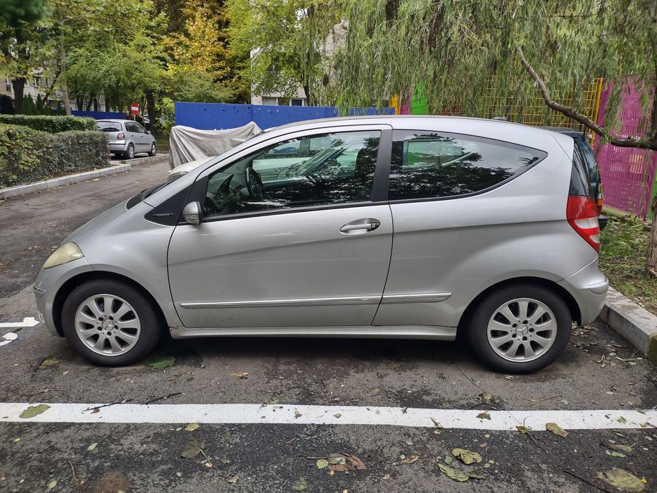 Mercedes A150 benzină cu probleme.