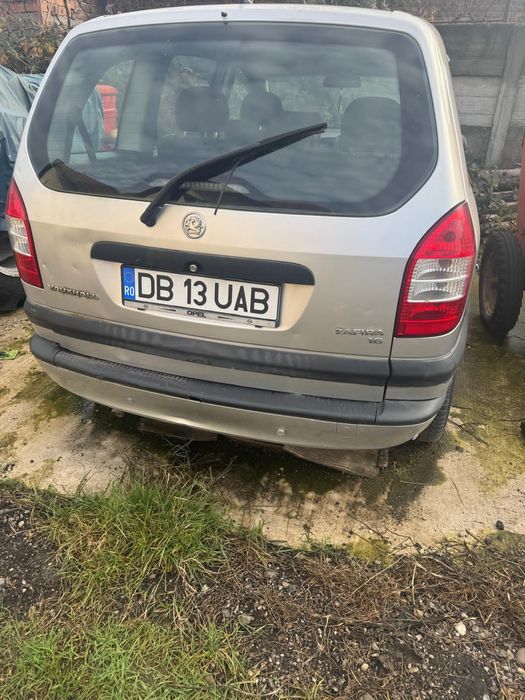 Vând Opel Zafira A 2005