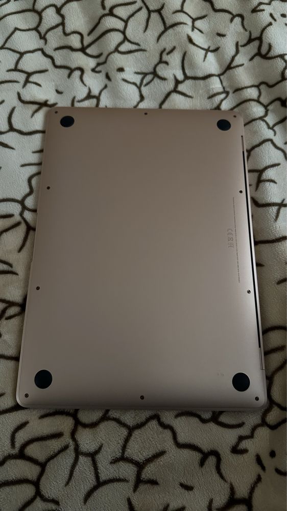 Macbook Air на чипе М1 в отличном состоянии