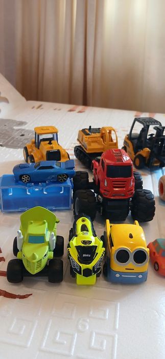Машинки разные, 10 шт