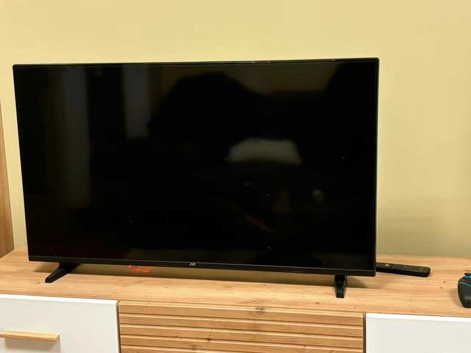 Smart TV (JVC LT-40)