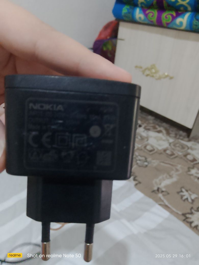 Продаетса оригинал зарядка для ноки