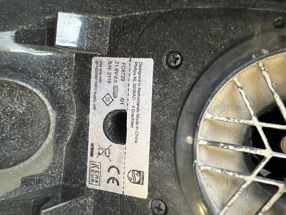 Безкабелна прахосмукачка Phillips SpeedPro Aqua FC6729