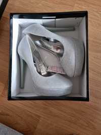 Pantofi argintii marimea 36
