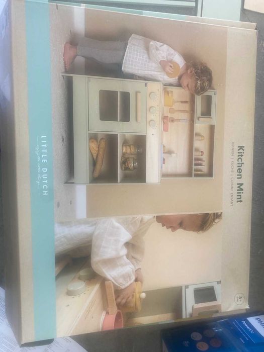 Дървена кухня за игра Little Dutch в цвят мента