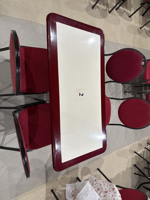 Mese si scaune Restaurant