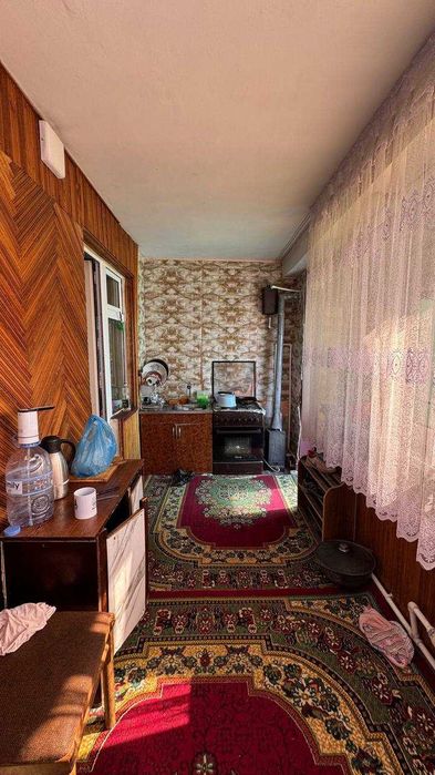 Заканал  28-мактаб 1 қаватда 2 хонали квартира сотилади. ID: 1455