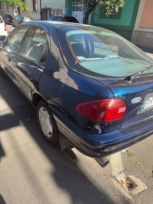 Ford Mondeo 1.8 Benzină
