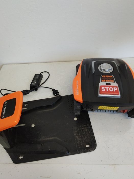 Robot de tuns iarba YARD FORCE COMPACT 400RiS, 400 mp