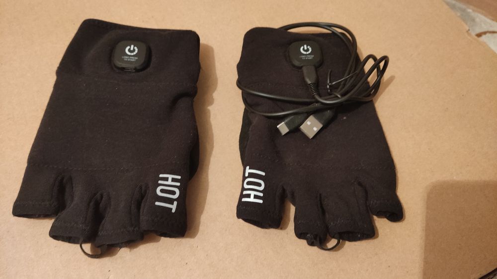 Mănuși fără degete cu încălzire