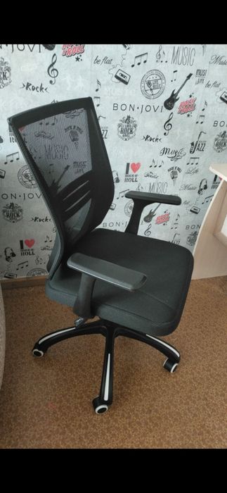 Компьютерное кресло