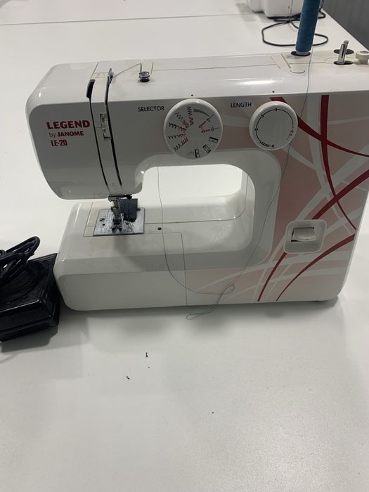 Продам швейную машинку Janome legend le20