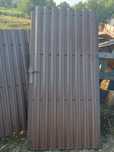 Vând porți mari și poartă mică+4 panouri din șipcă metalică 3000 lei