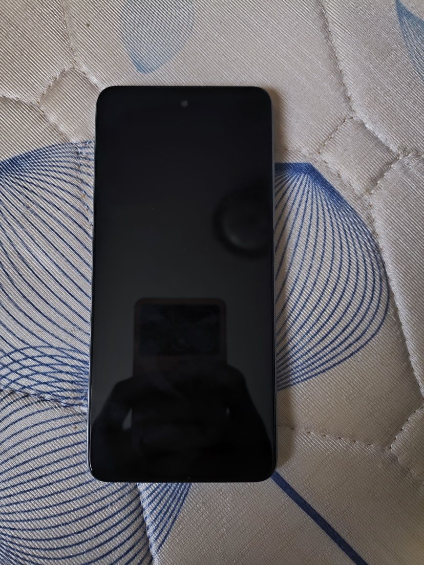 Tecno Spark 20 в хорошем состоянии