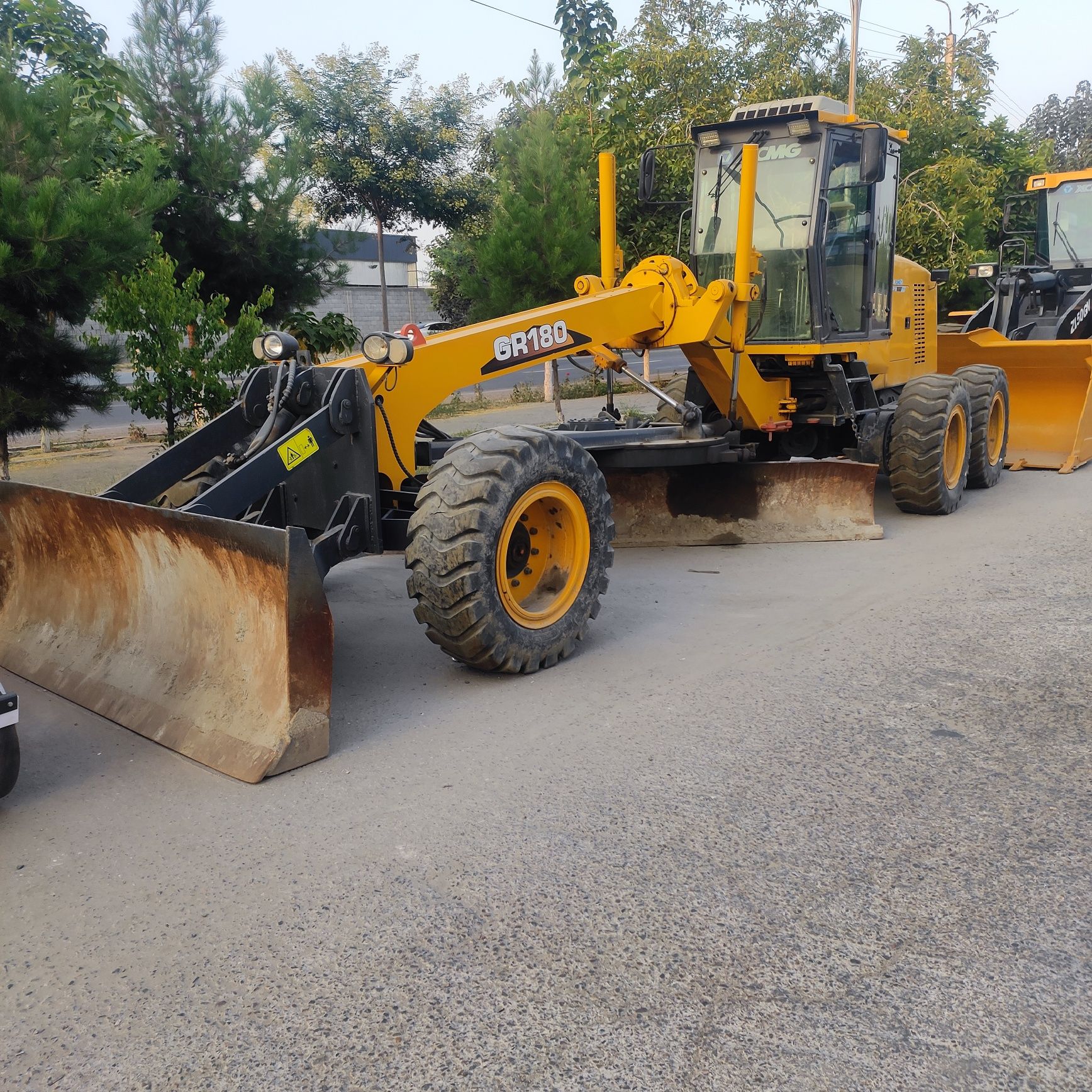 Автогрейдер XCMG 180
