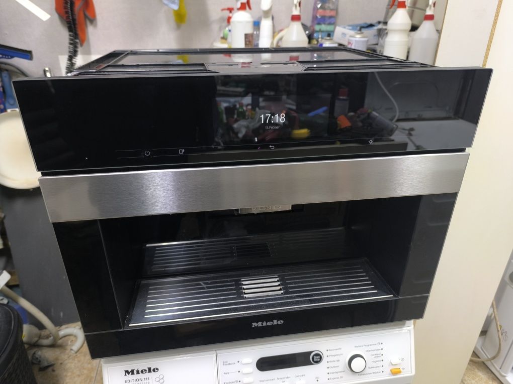 Кафе машина за вграждане Miele CVA 7845