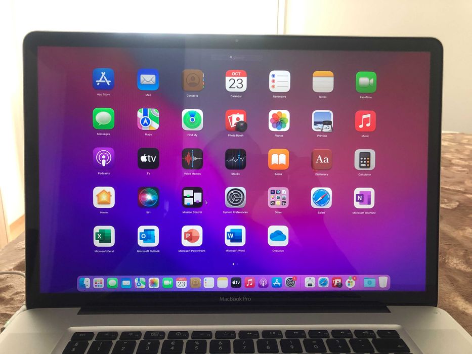 MacBook Pro 17-inch Mid 2010, i7 2,66 GHz,SSD 128 GB, 6 GB. IMPECABIL