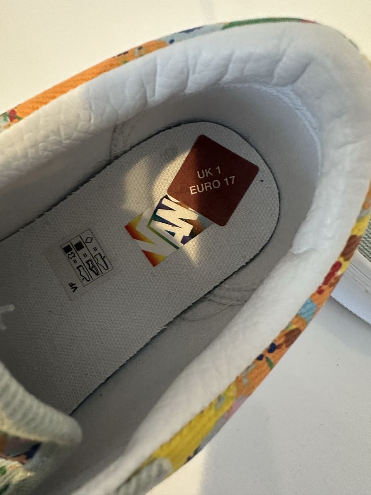 Нови детски обувки на VANS