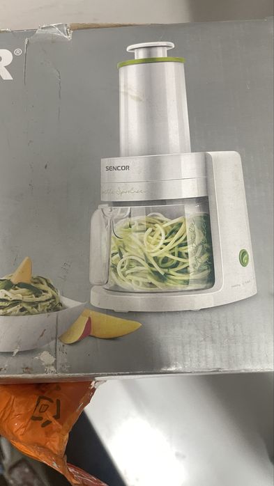 Спирализатор новый - ни разу не использовали, в упаковке из магазина