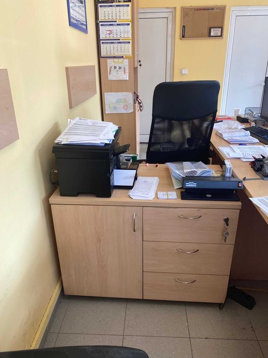 употребявани, запазени офис мебели