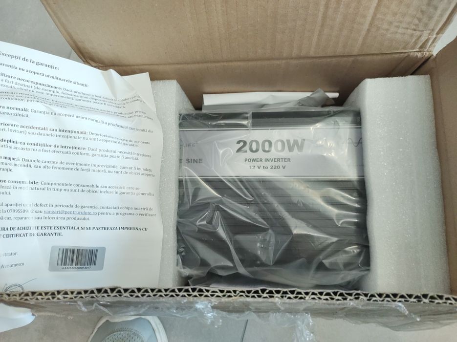 Vand Invertor auto 12-220V,  2000W pt Long Life  sinus pur cumparat de