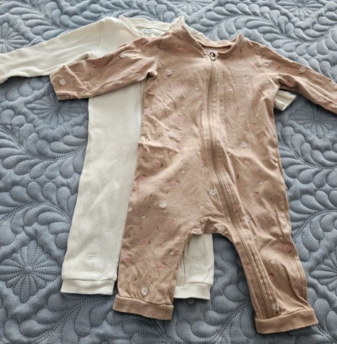 Vând salopete bebeluși mărimea 68