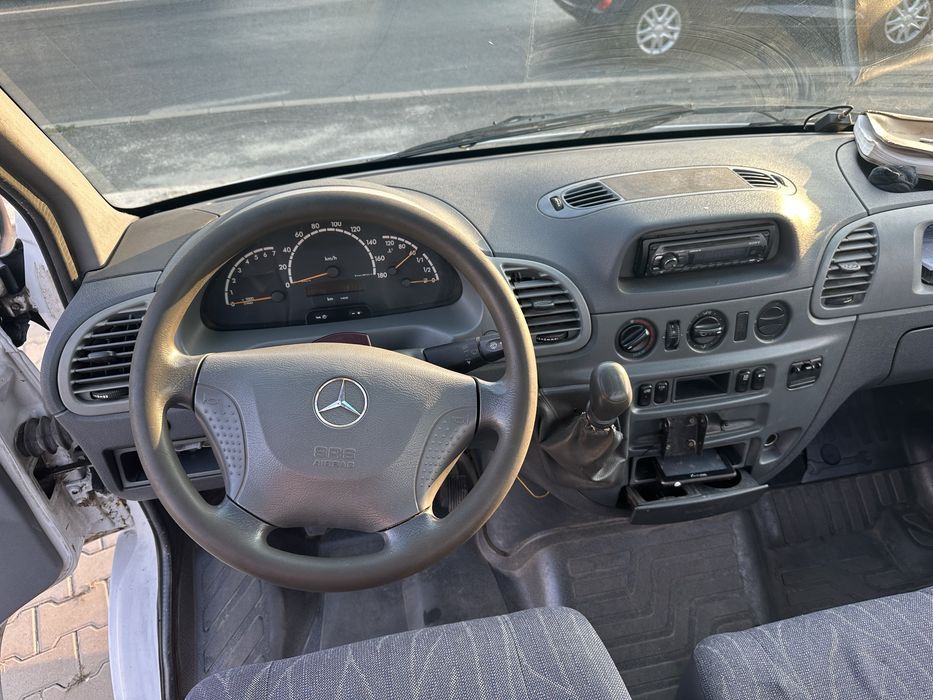 Autoplatforma Mercedes Sprinter motor 2.7 Cdi