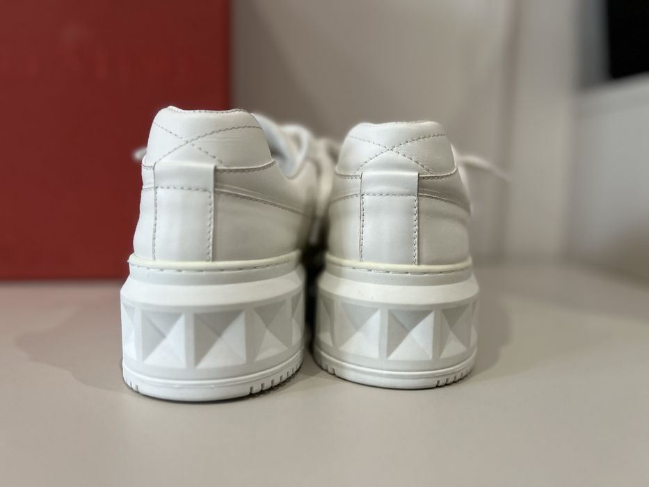 Valentino Garavani• Luxury• Full box• Doar marimea 42