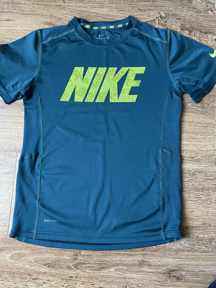 Nike сет от блузи
