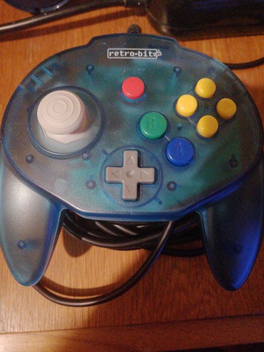 Controller Retro-Bit cu fir Nintendo Switch sau PC.