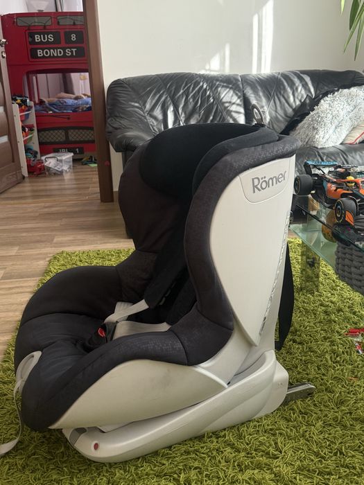 Scaun Britax Romer Trifix2  i-size 9-18kg ISO FIX