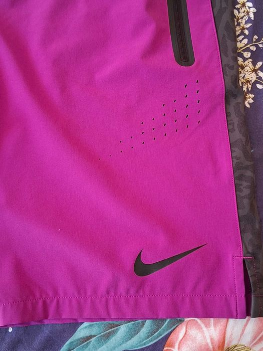 Спортно екипче!Гащета Найк и фланелка!