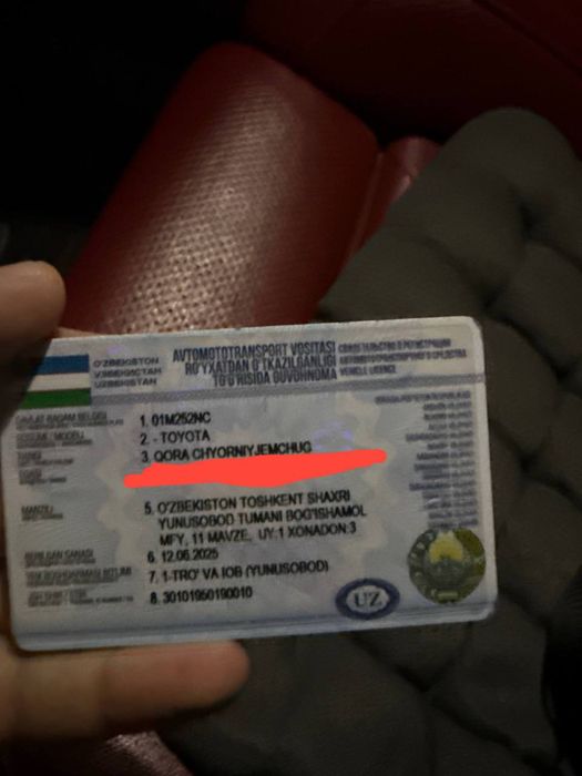 Tayota 2000 yil qora rang