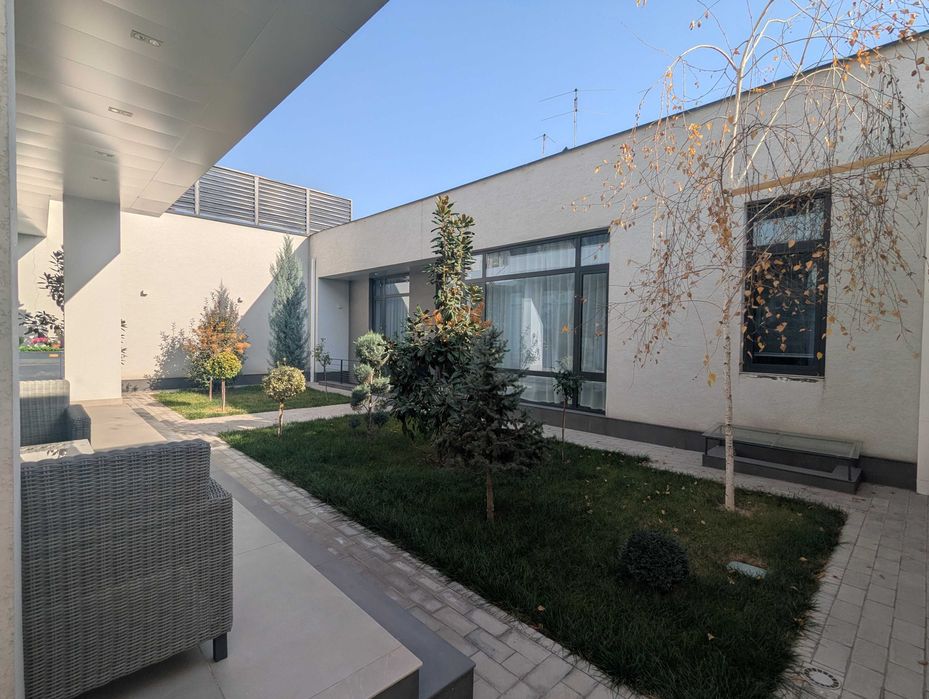 Продается двухэтажный дом в стиле хай-тек, минимализм на Орзу