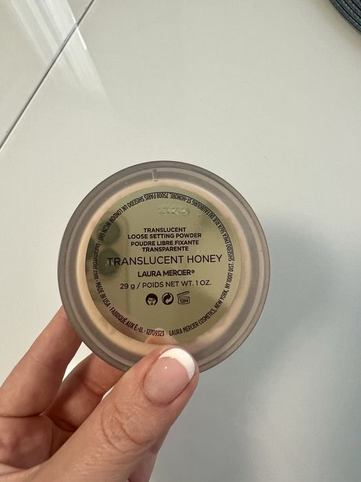 Tarte- Shape tape 16 N, Laura Mercier- Translucent Honey