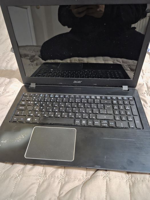 Acer F5-573 лаптоп