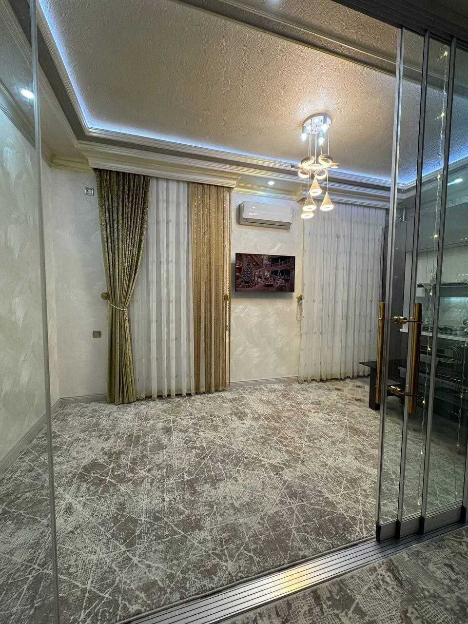Яккасарайский район,2/4/6,Ор-р: мойка BMW,Ул. Абдулла Каххара,63м2