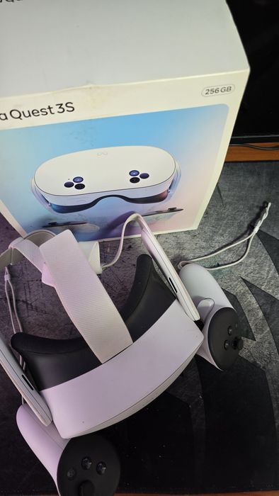 Meta Quest 3S (256GB) - VR очила,